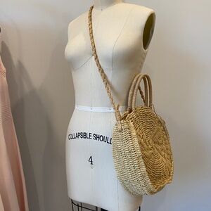 Round Crossbody Straw Bag New
